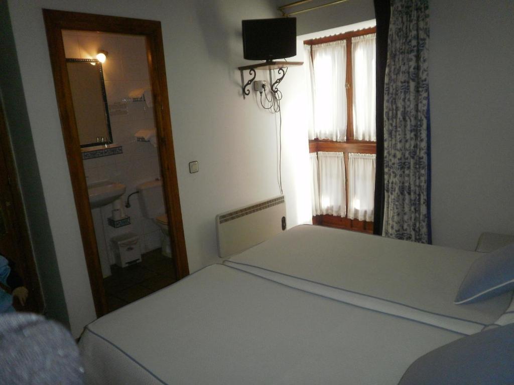 Hostal La Posada De Zocodover توليدو الغرفة الصورة